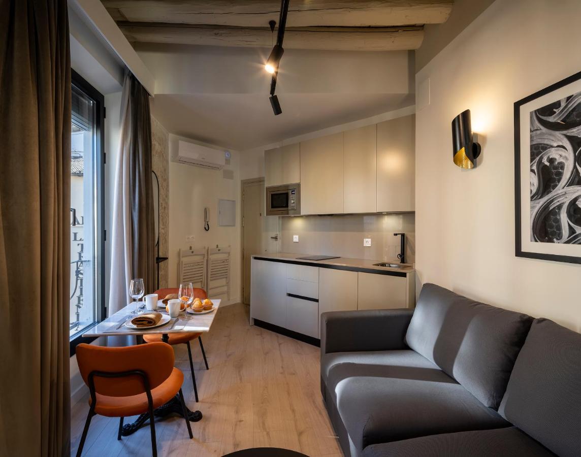 גרנדה Home4U, Plaza Nueva 3 מראה חיצוני תמונה